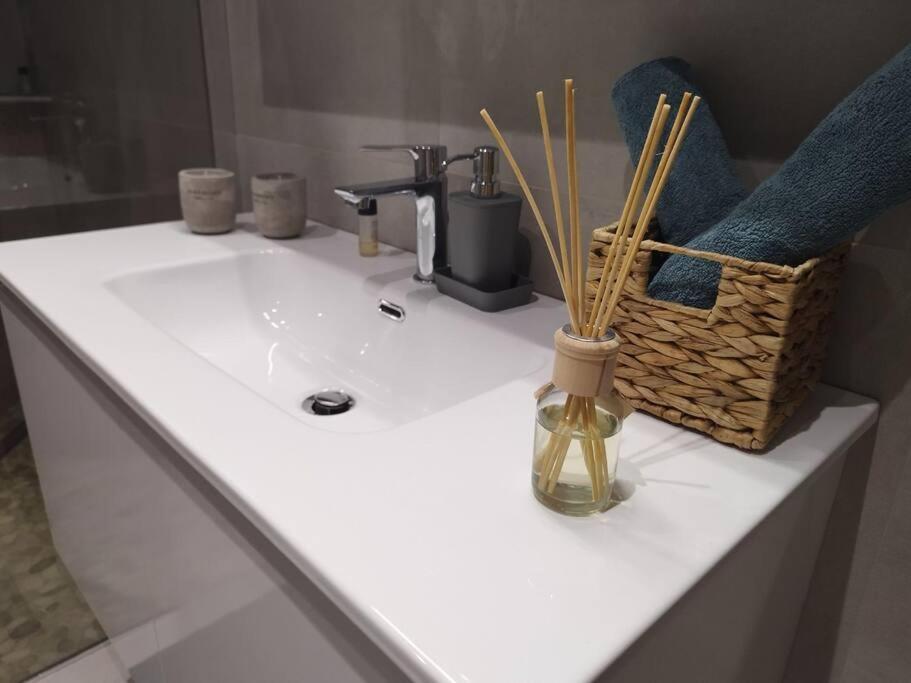 Floral Home 1 - Ground Floor Apt With Courtyard And Private Parking! Athen Exterior foto