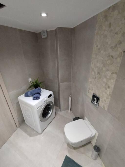 Floral Home 1 - Ground Floor Apt With Courtyard And Private Parking! Athen Exterior foto