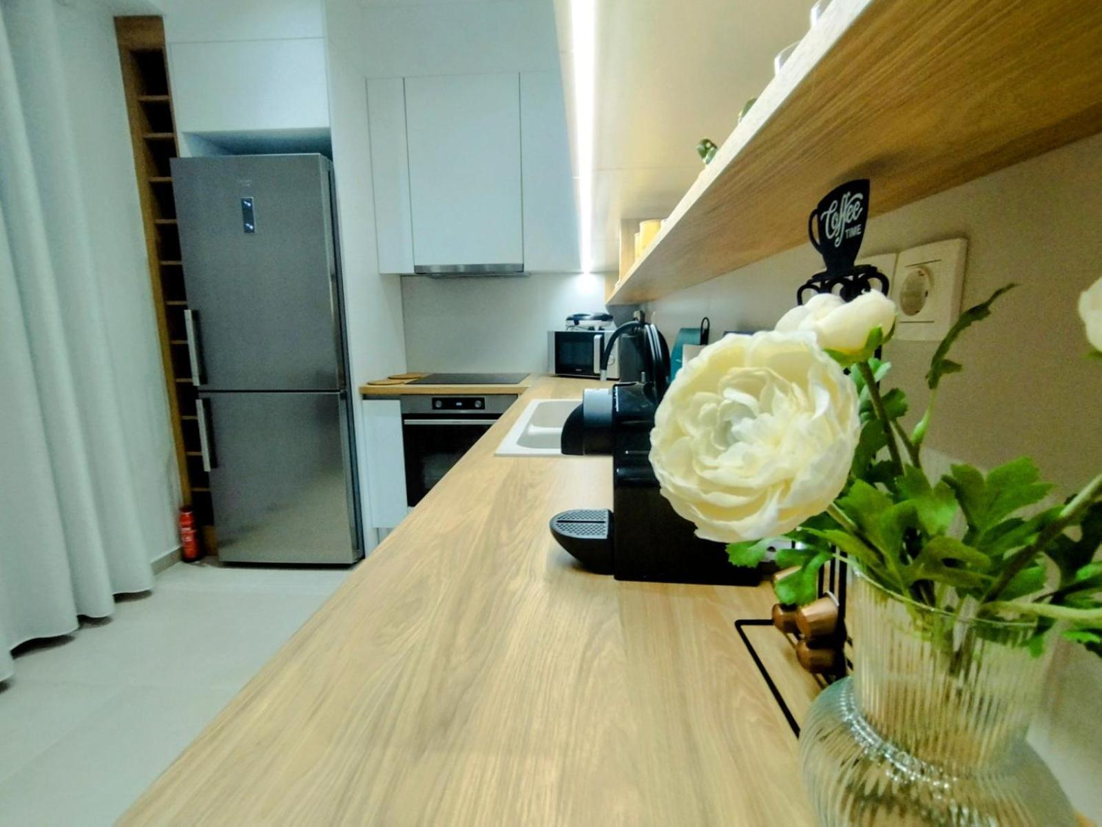 Floral Home 1 - Ground Floor Apt With Courtyard And Private Parking! Athen Exterior foto